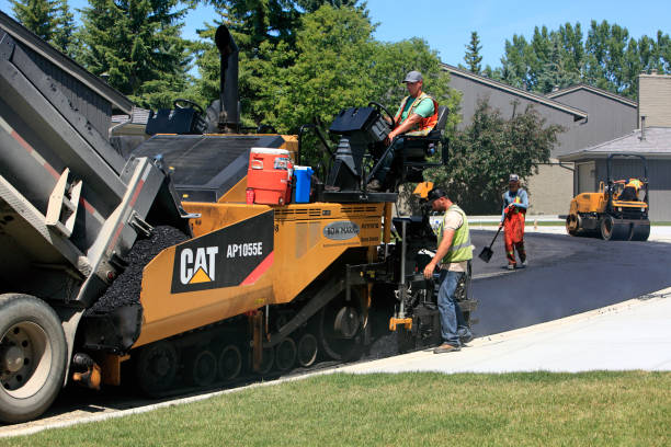 Best Asphalt Driveway Pavers in Lynnwood Pricedale, PA